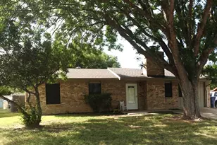 1414 W Torrey St, Granbury, TX 76048 - Photo 2