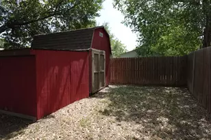 1414 W Torrey St, Granbury, TX 76048 - Photo 24