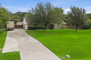 306 Oak Dr, Argyle, TX 76226 - Photo 2