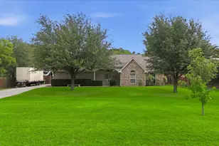 306 Oak Dr, Argyle, TX 76226 - Photo 1