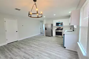 2467 Mallory Ln, Lancaster, TX 75134 - Photo 6