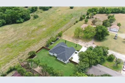 242 Prasifka Street, Hutchins, TX 75141 - Photo 4