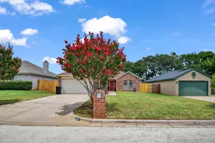 617 Oak View Ct, Azle, TX 76020 - Photo 1
