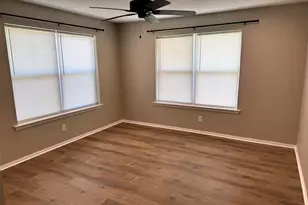 321 E Lake St, Krum, TX 76249 - Photo 18