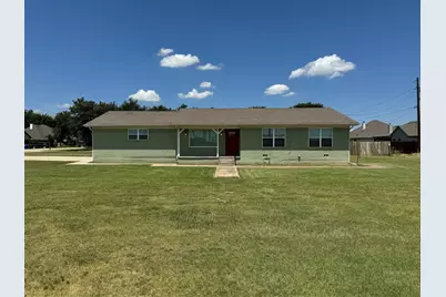 321 E Lake Street, Krum, TX 76249 - Photo 2