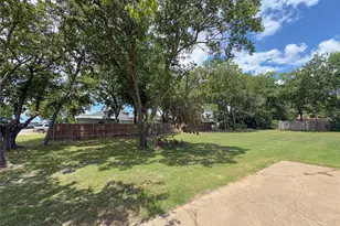 511 W Walnut St, Celina, TX 75009 - Photo 22