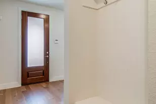8221 Folcroft Ln, Dallas, TX 75231 - Photo 8