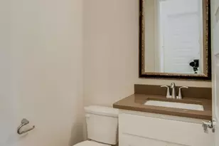 8221 Folcroft Ln, Dallas, TX 75231 - Photo 16