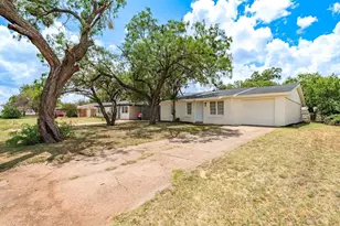 2118 N Mockingbird Ln, Abilene, TX 79603 - Photo 2