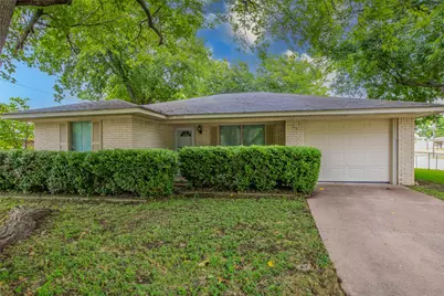 1000 N Harrison, West, TX 76691 - Photo 1