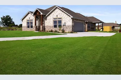 1013 Magnolia Court, Springtown, TX 76082 - Photo 2