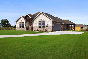 1013 Magnolia Ct, Springtown, TX 76082 - Photo 2
