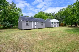 217 E 1st St, Weatherford, TX 76086 - Photo 28