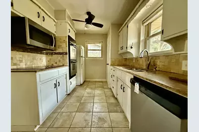 202 Juniper Street, Mansfield, TX 76063 - Photo 4