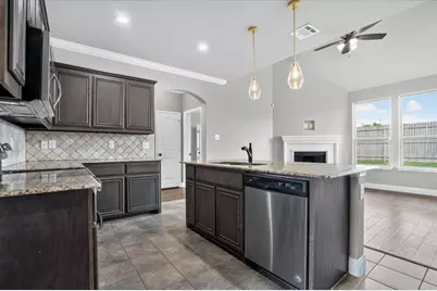 1626 Hawthorne Street, Cleburne, TX 76033 - Photo 8
