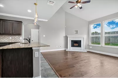 1626 Hawthorne Street, Cleburne, TX 76033 - Photo 10