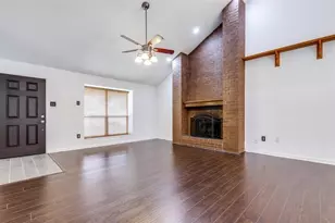 8782 Marilyn Dr, Frisco, TX 75033 - Photo 2