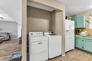 1013 S Madison St, McGregor, TX 76657 - Photo 8