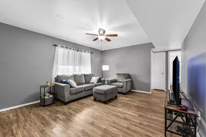 1013 S Madison Street, McGregor, TX 76657 - Photo 4
