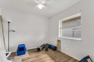 1013 S Madison St, McGregor, TX 76657 - Photo 16