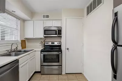 4303 Buena Vista Street #306, Dallas, TX 75205 - Photo 10