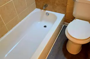 558 E Avenue J, Grand Prairie, TX 75050 - Photo 6
