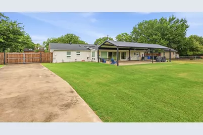 2815 Roosevelt Drive, Dalworthington Gardens, TX 76016 - Photo 32