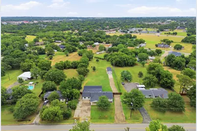 2815 Roosevelt Drive, Dalworthington Gardens, TX 76016 - Photo 2