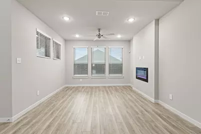 652 Congressional Avenue, Red Oak, TX 75154 - Photo 8