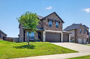 39 S Highland Dr, Sanger, TX 76266 - Photo 2