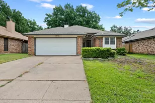 5537 Silver Maple Dr, Arlington, TX 76018 - Photo 1