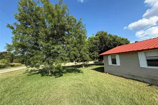902 Grimes Rd, Mineral Wells, TX 76067 - Photo 14