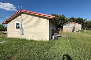 902 Grimes Rd, Mineral Wells, TX 76067 - Photo 20