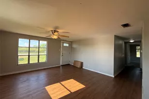 902 Grimes Rd, Mineral Wells, TX 76067 - Photo 4