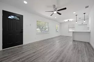 209 W 12th St, Irving, TX 75060 - Photo 2