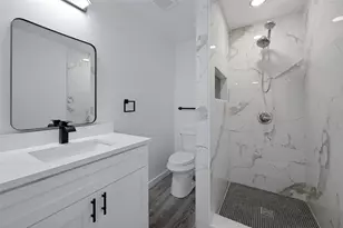 209 W 12th St, Irving, TX 75060 - Photo 8