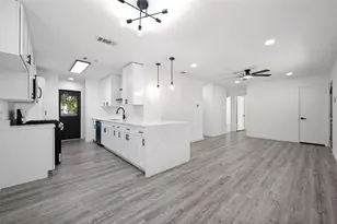 209 W 12th St, Irving, TX 75060 - Photo 4