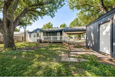 209 W 12th Street, Irving, TX 75060 - Photo 12
