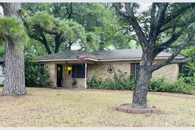 1420 Sycamore Avenue, Corsicana, TX 75110 - Photo 1