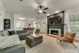 7713 Pine St, Irving, TX 75063 - Photo 2