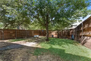 7713 Pine St, Irving, TX 75063 - Photo 22