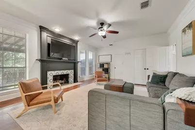 7713 Pine Street, Irving, TX 75063 - Photo 10