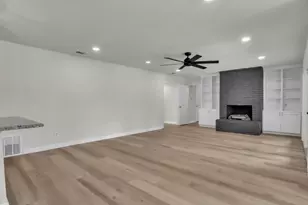 729 Surrey Cir, Grand Prairie, TX 75050 - Photo 6