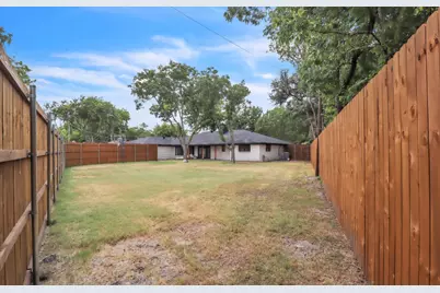 729 Surrey Circle, Grand Prairie, TX 75050 - Photo 20