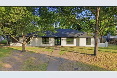 729 Surrey Circle, Grand Prairie, TX 75050 - Photo 1