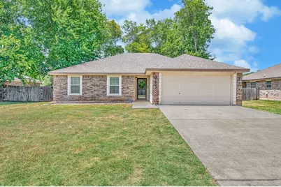 213 Woodlands Boulevard, Bellmead, TX 76705 - Photo 1