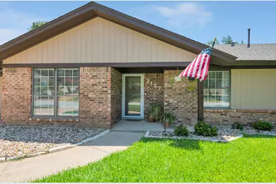 2127 Tanglewood Drive, Grapevine, TX 76051 - Photo 2