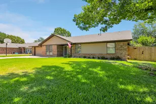 2127 Tanglewood Dr, Grapevine, TX 76051 - Photo 1