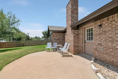 2127 Tanglewood Drive, Grapevine, TX 76051 - Photo 14