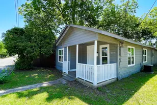 1107 Hall St, McKinney, TX 75069 - Photo 2
